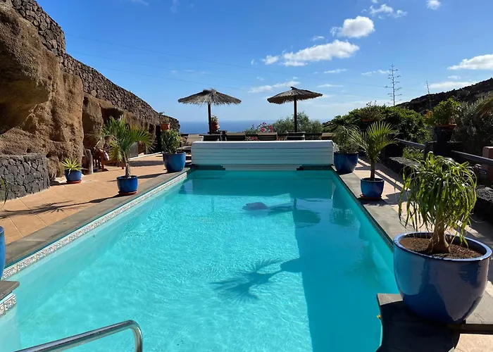 Castillo Lanzarote Villa Winni - Luxury Villa - Pet Friendly With Heated Pool