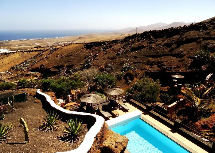 Castillo Lanzarote Villa Winni - Luxury Villa - Pet Friendly With Heated Pool
